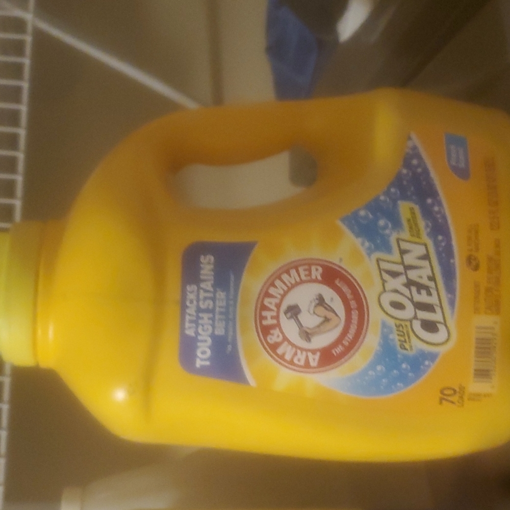 Detergent and starch